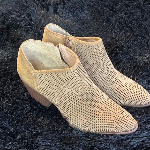 Lucky Brand Tan Ankle Boots with Modern Mesh Design - Picture 1 of 3